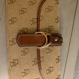 Dooney&Bourke Signature Logo Canvas Wallet- Brown